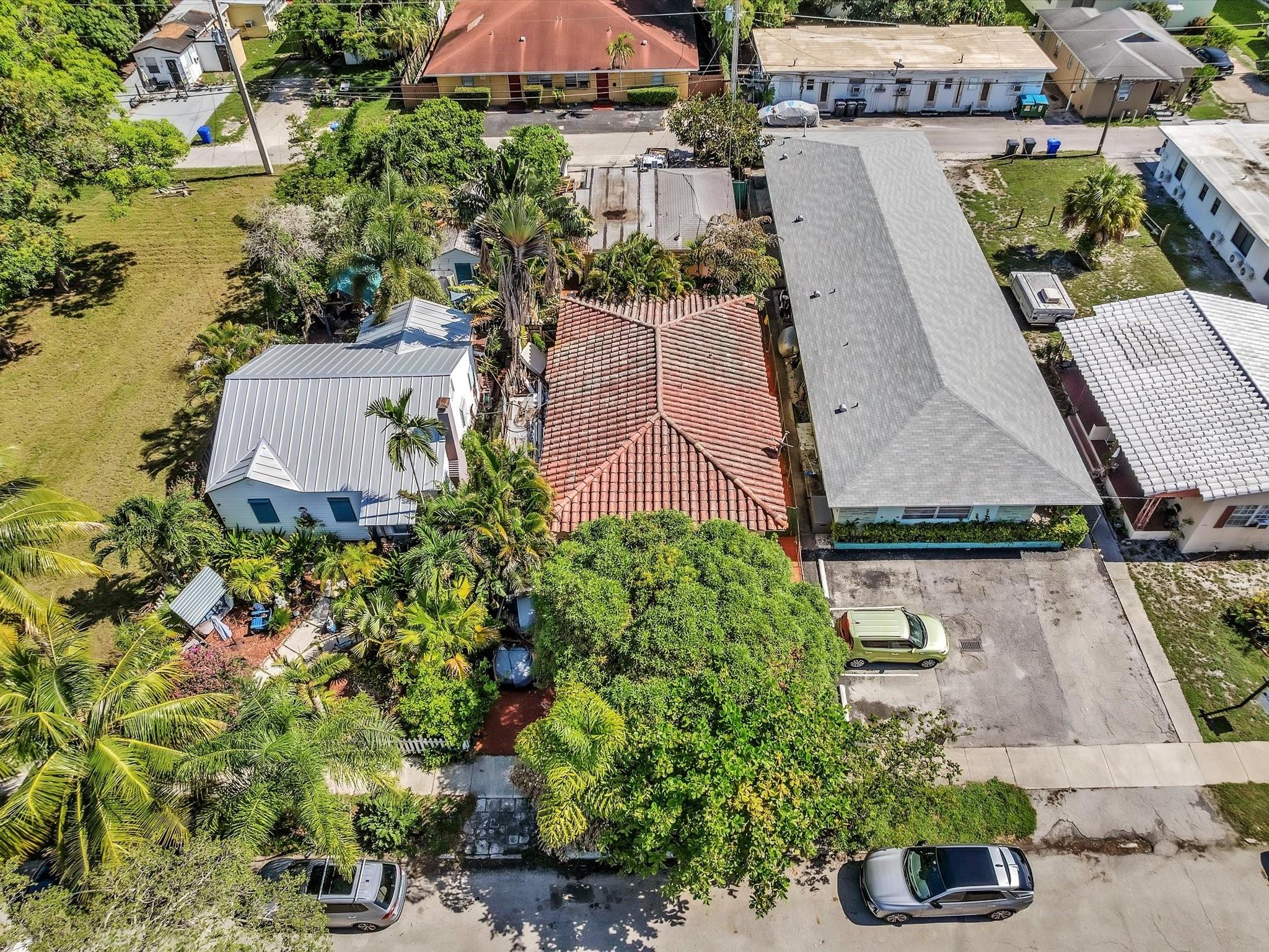 Hollywood 1-21 B - Residential Income