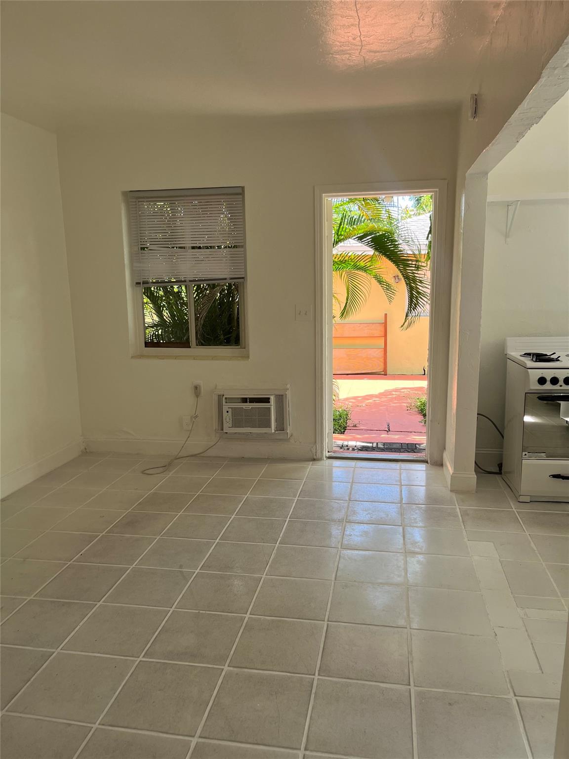 Hollywood 1-21 B - Residential Income