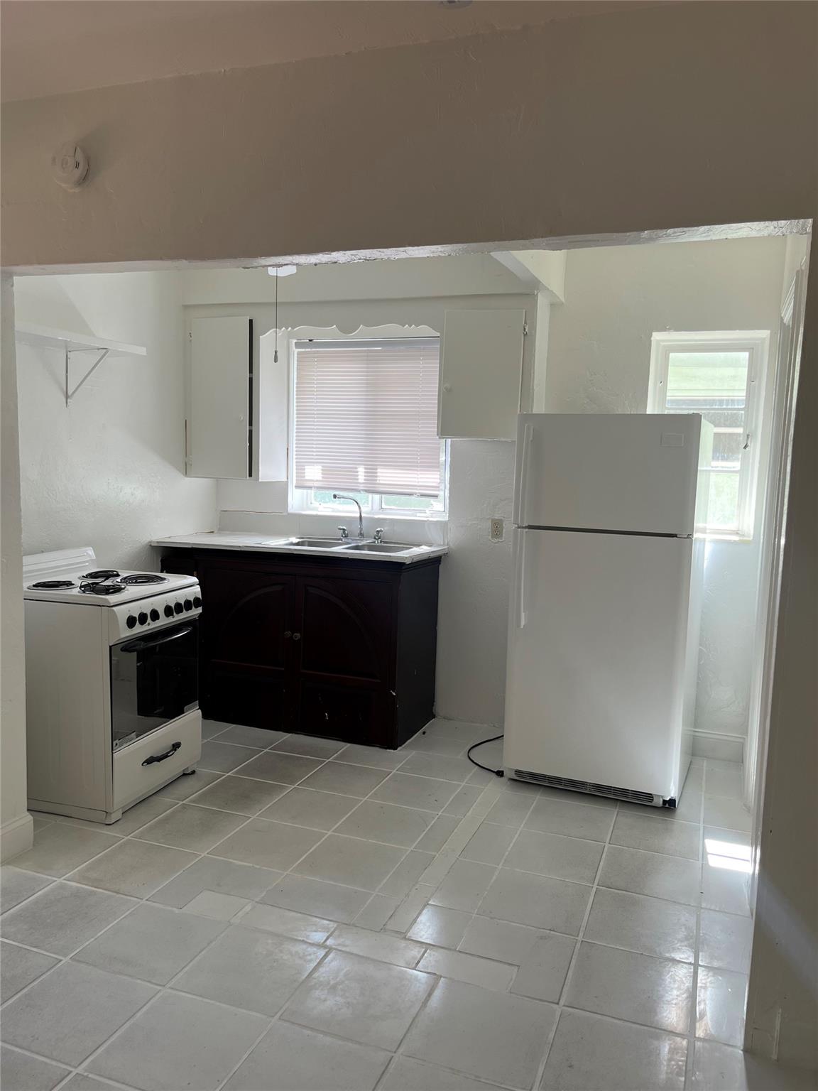 Hollywood 1-21 B - Residential Income