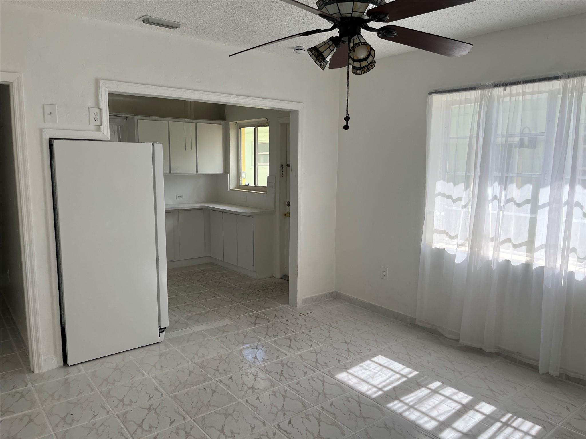 Hollywood 1-21 B - Residential Income