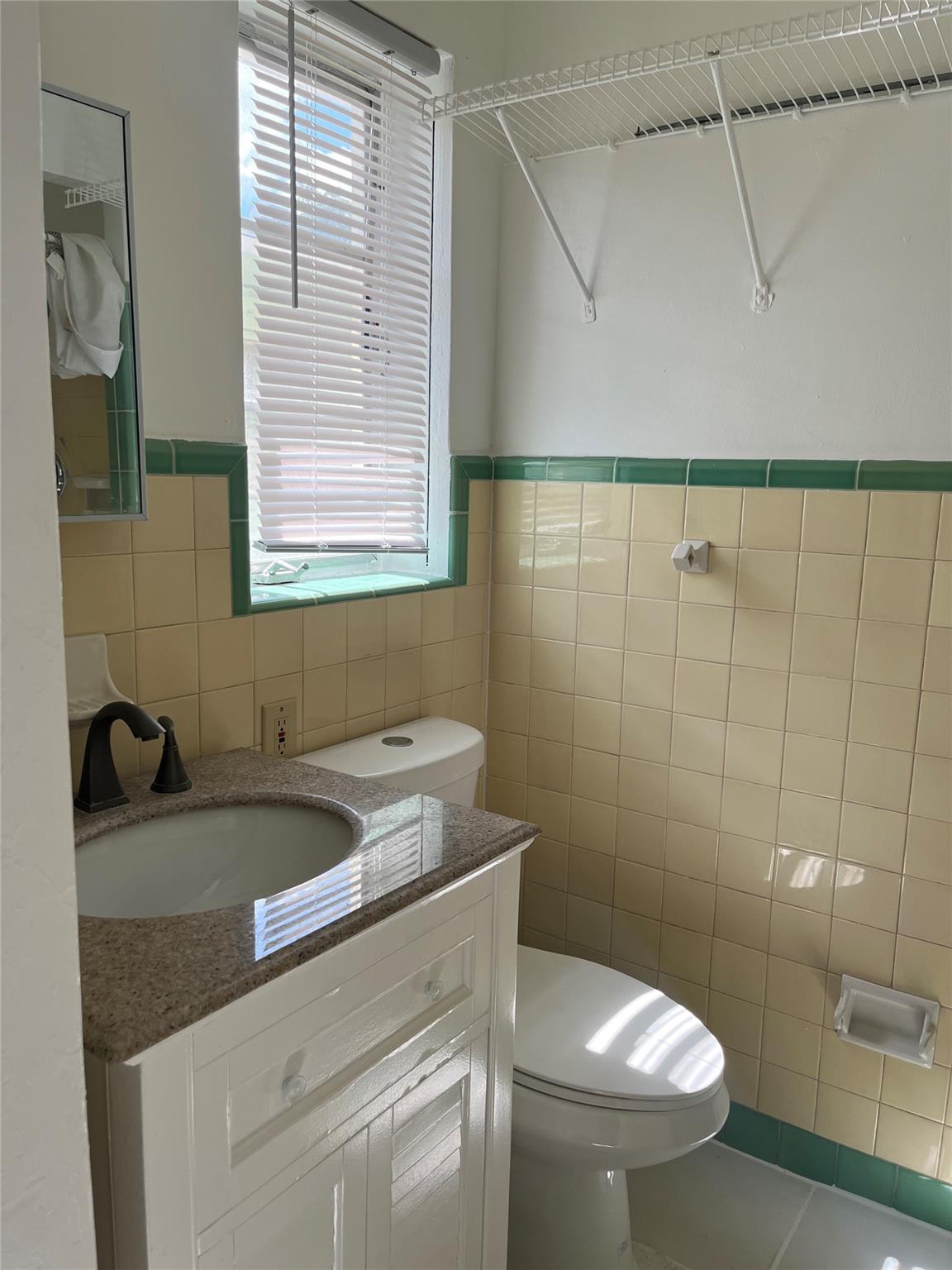 Hollywood 1-21 B - Residential Income