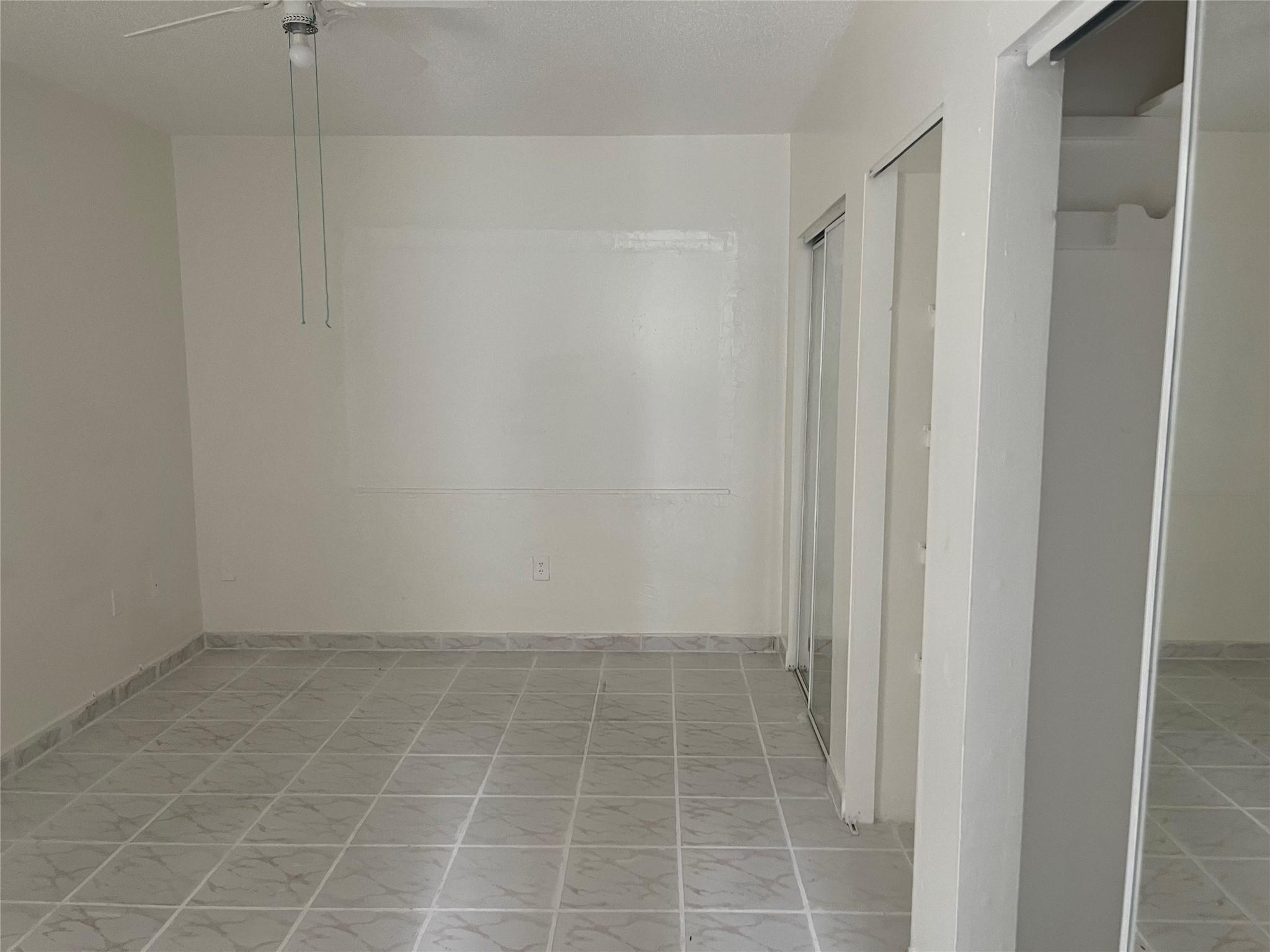 Hollywood 1-21 B - Residential Income