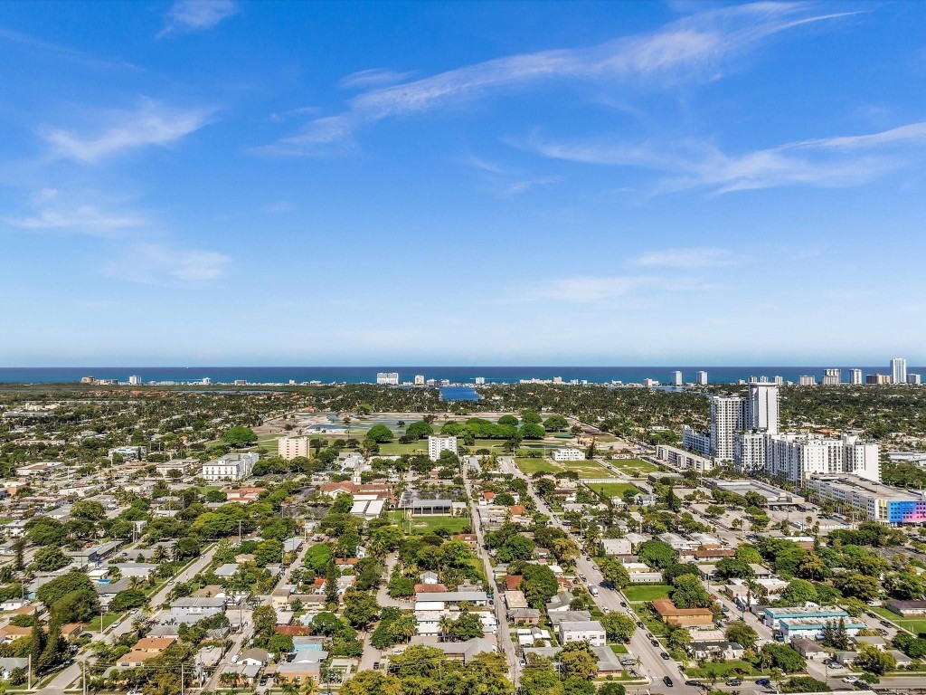 Hollywood 1-21 B - Residential Income