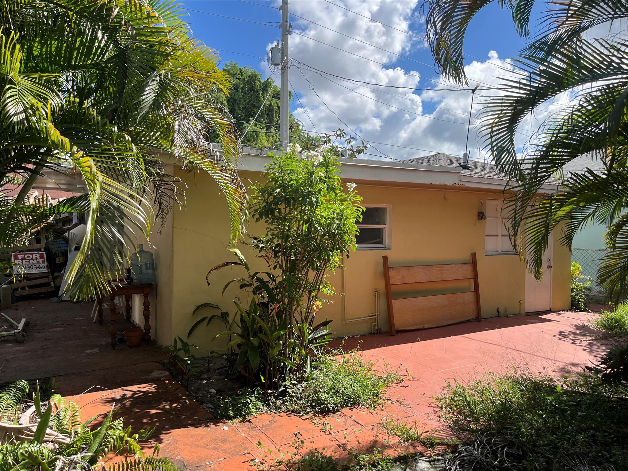 Hollywood 1-21 B - Residential Income