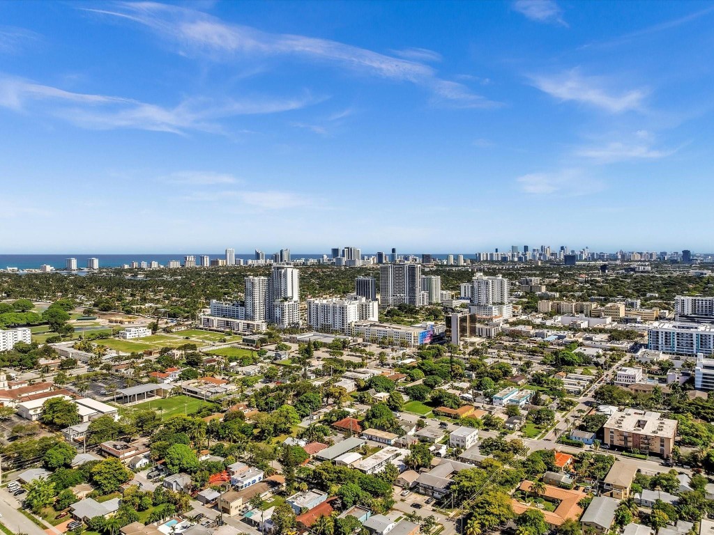 Hollywood 1-21 B - Residential Income