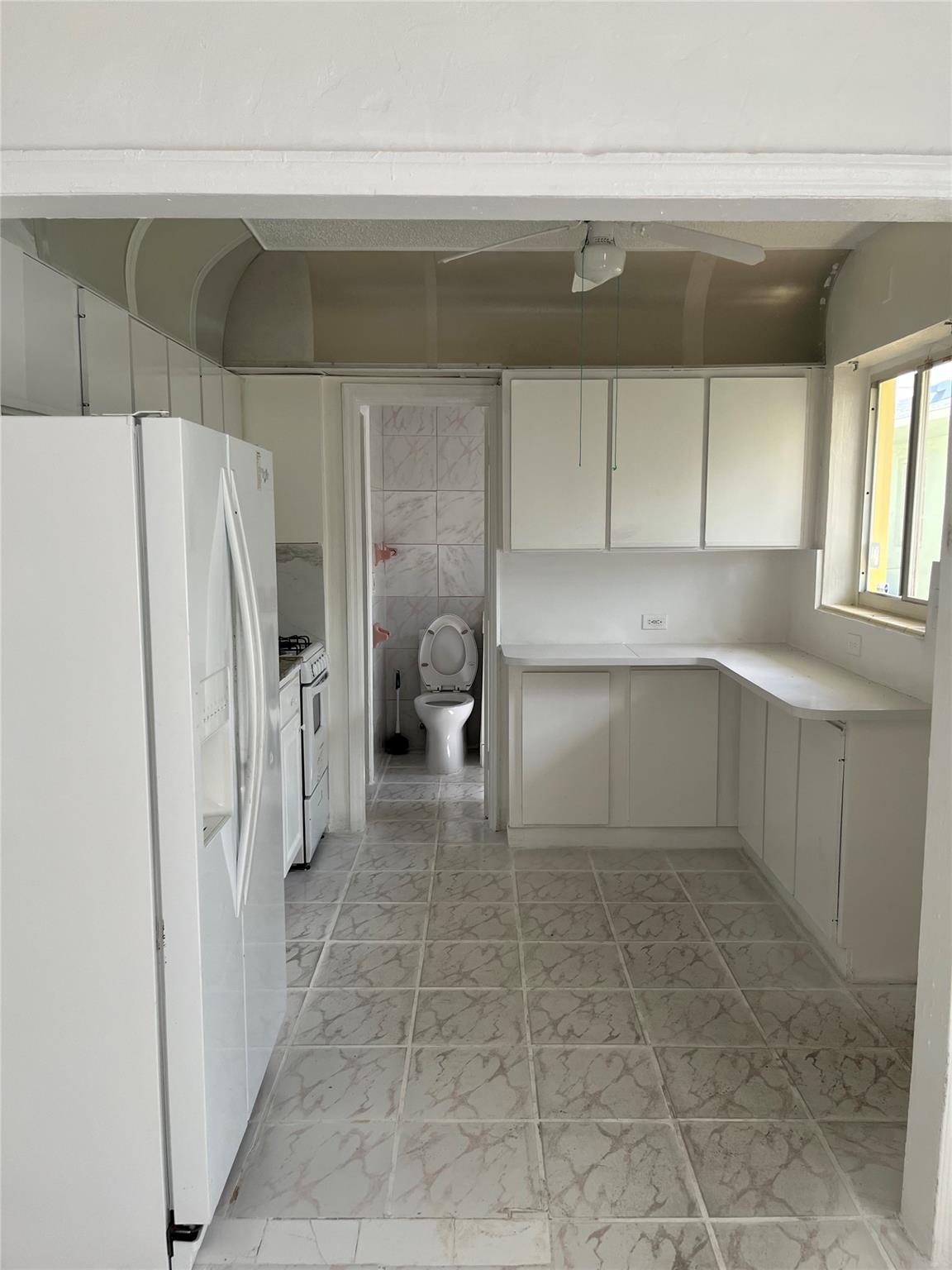 Hollywood 1-21 B - Residential Income