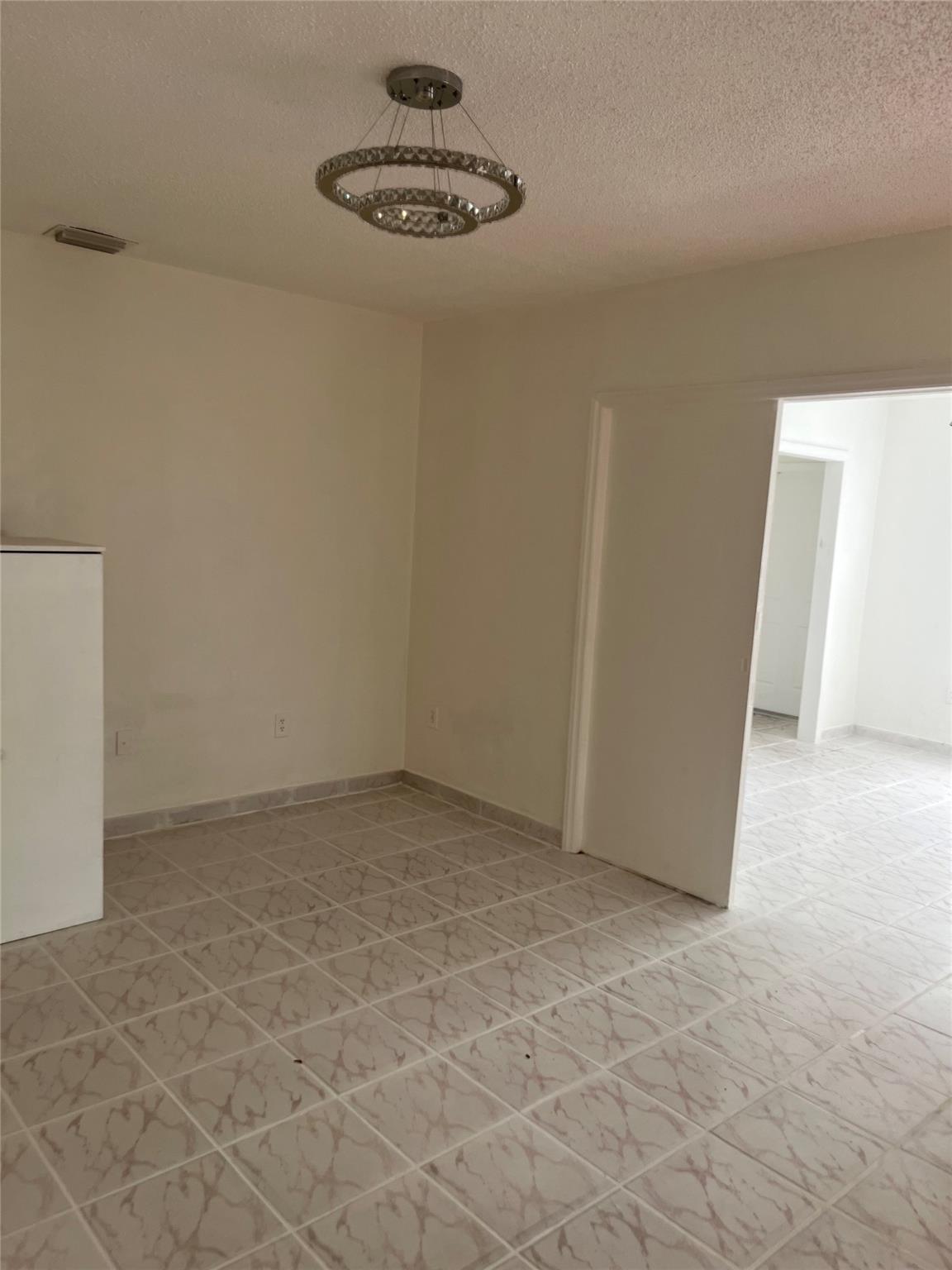 Hollywood 1-21 B - Residential Income