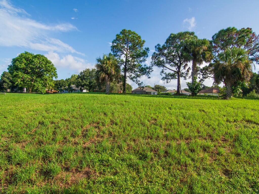 PORT ST LUCIE SECTION 41 - Land
