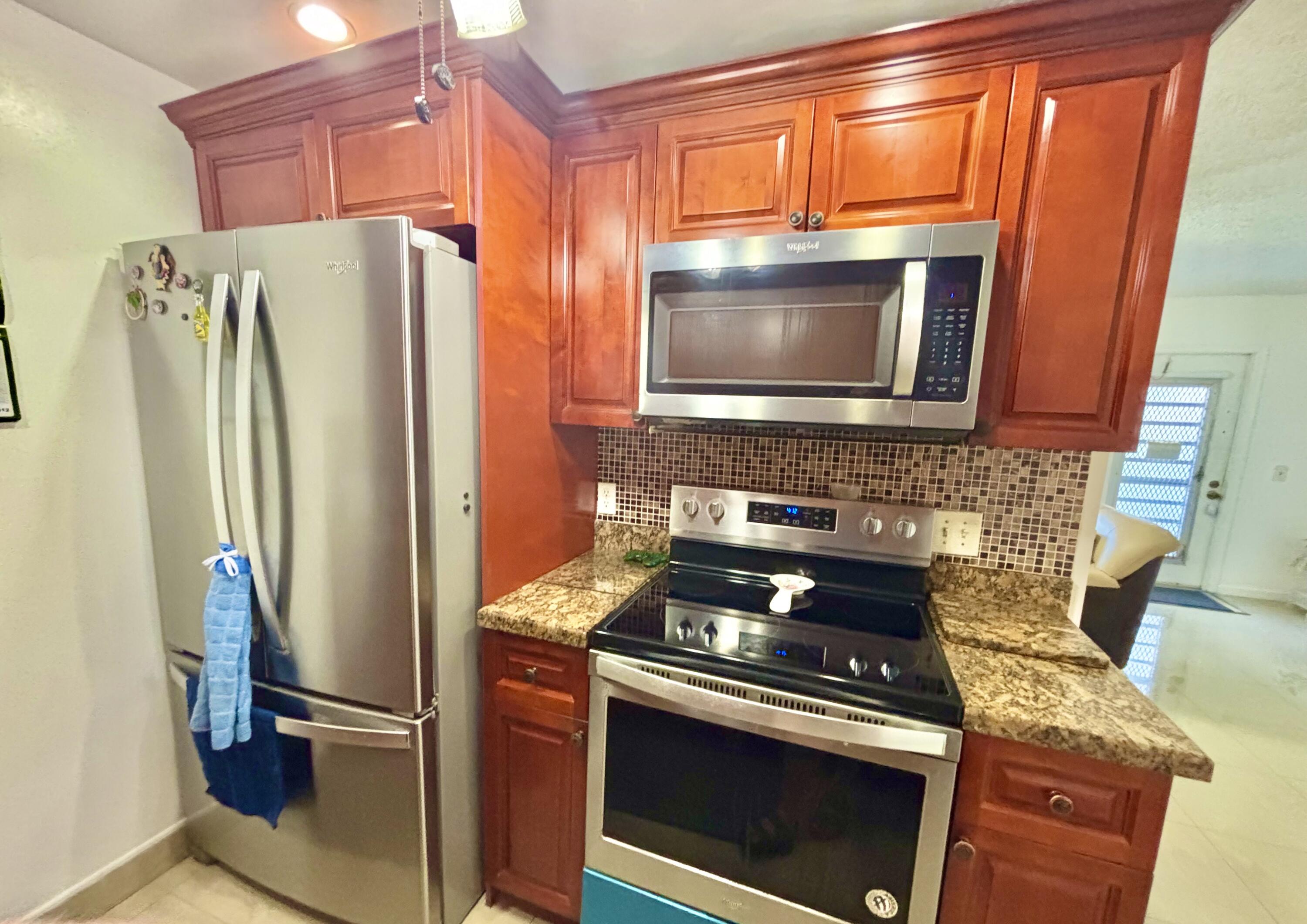 FARNHAM I CONDO - Residential
