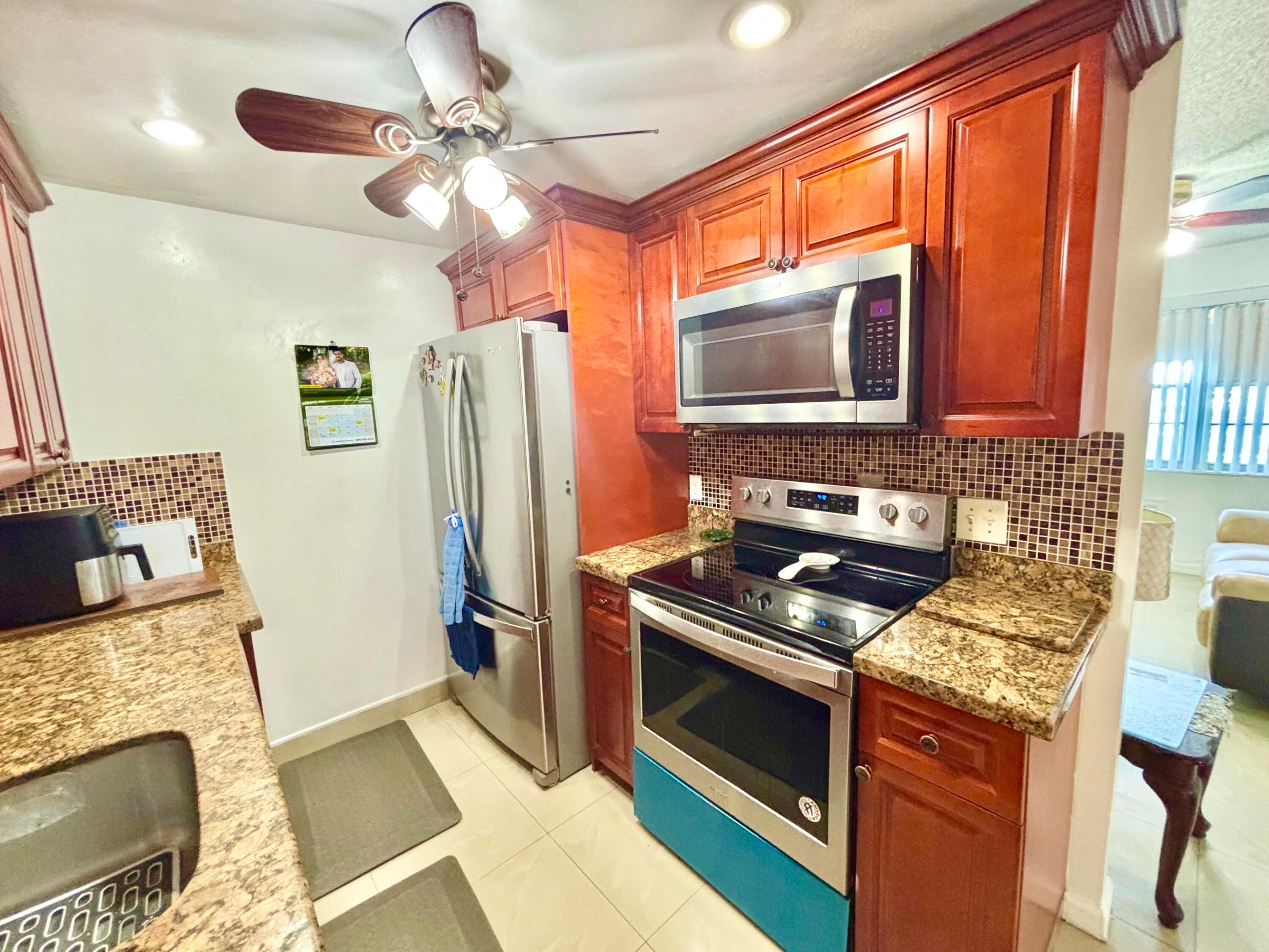 FARNHAM I CONDO - Residential