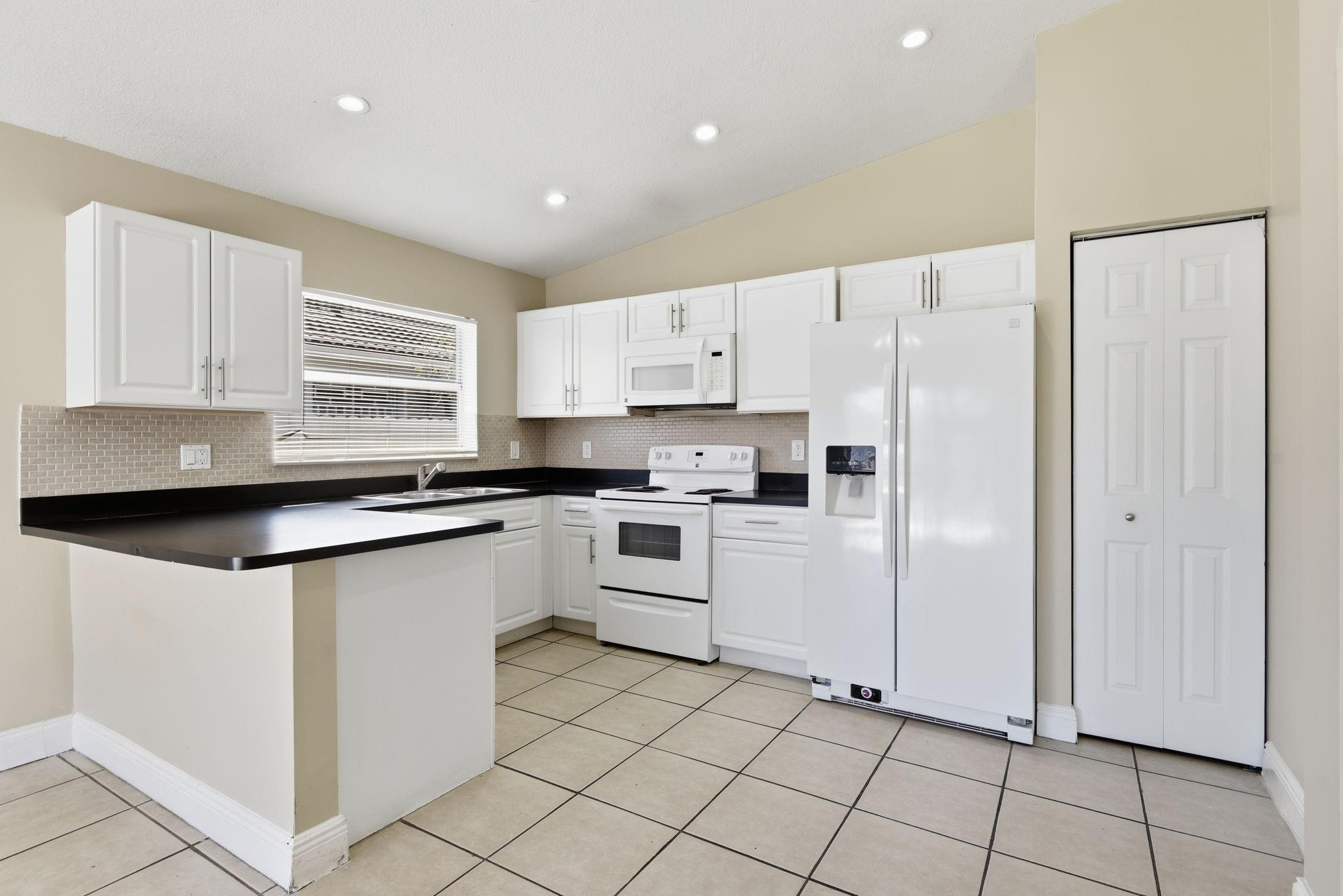 Abel Homes At Cambridge E - Residential