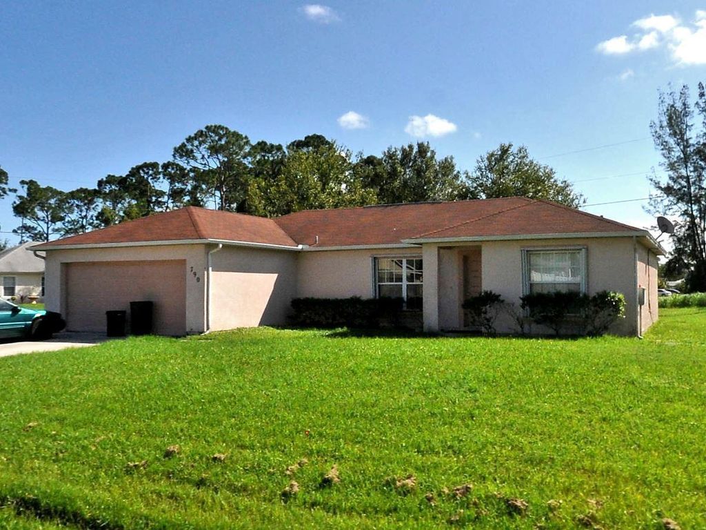 Photo of 790 SE Lighthouse Avenue, Port St Lucie, FL 34983 (MLS # R10932268)