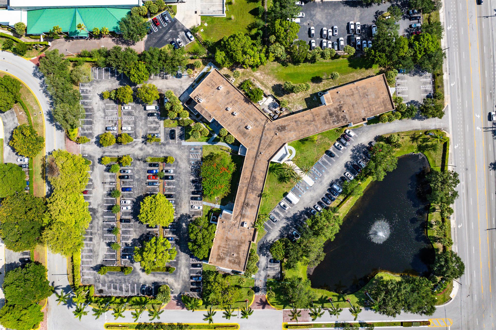 POMPANO BUSINESS PARK - Commercial Sale