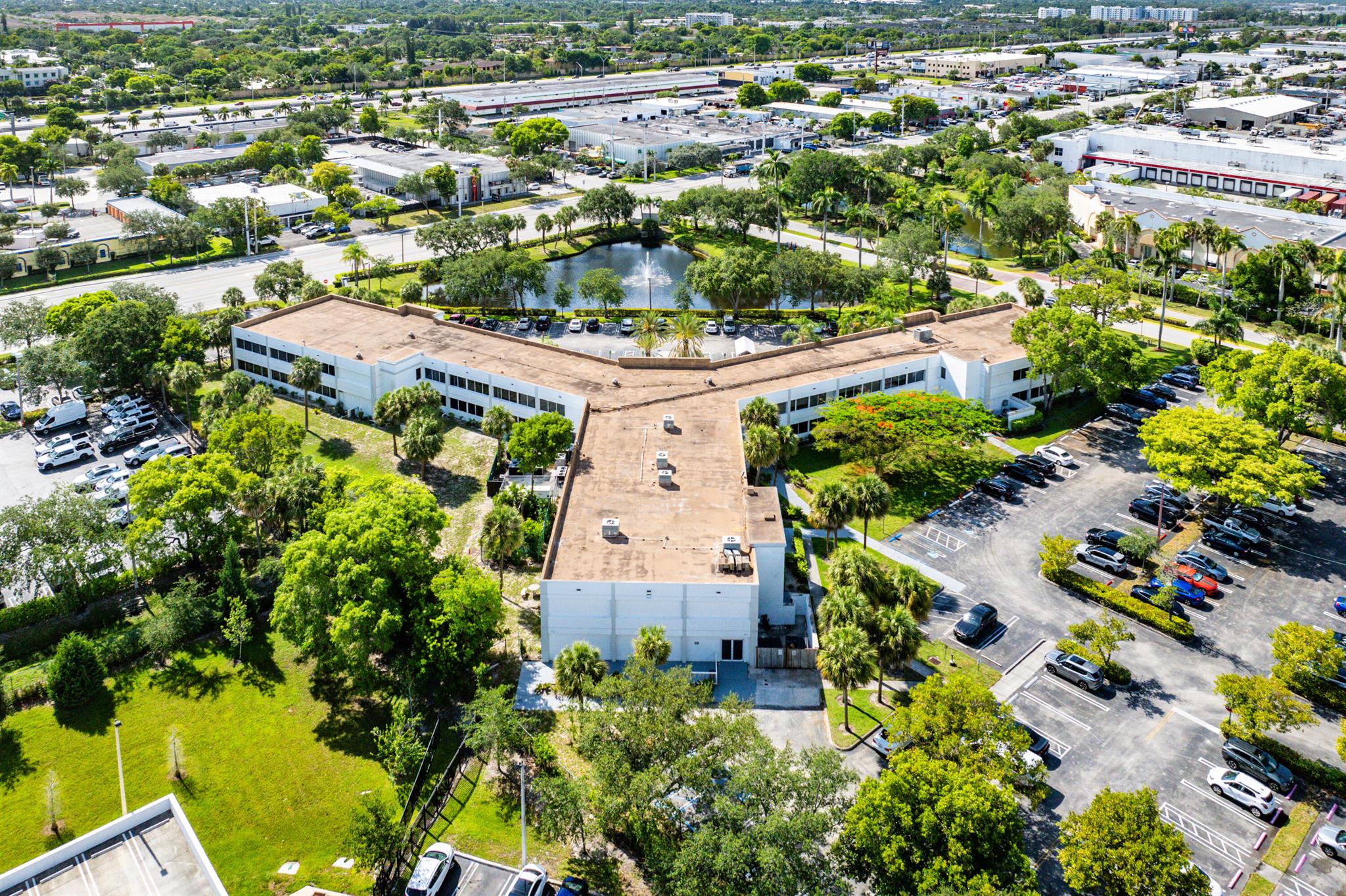 POMPANO BUSINESS PARK - Commercial Sale