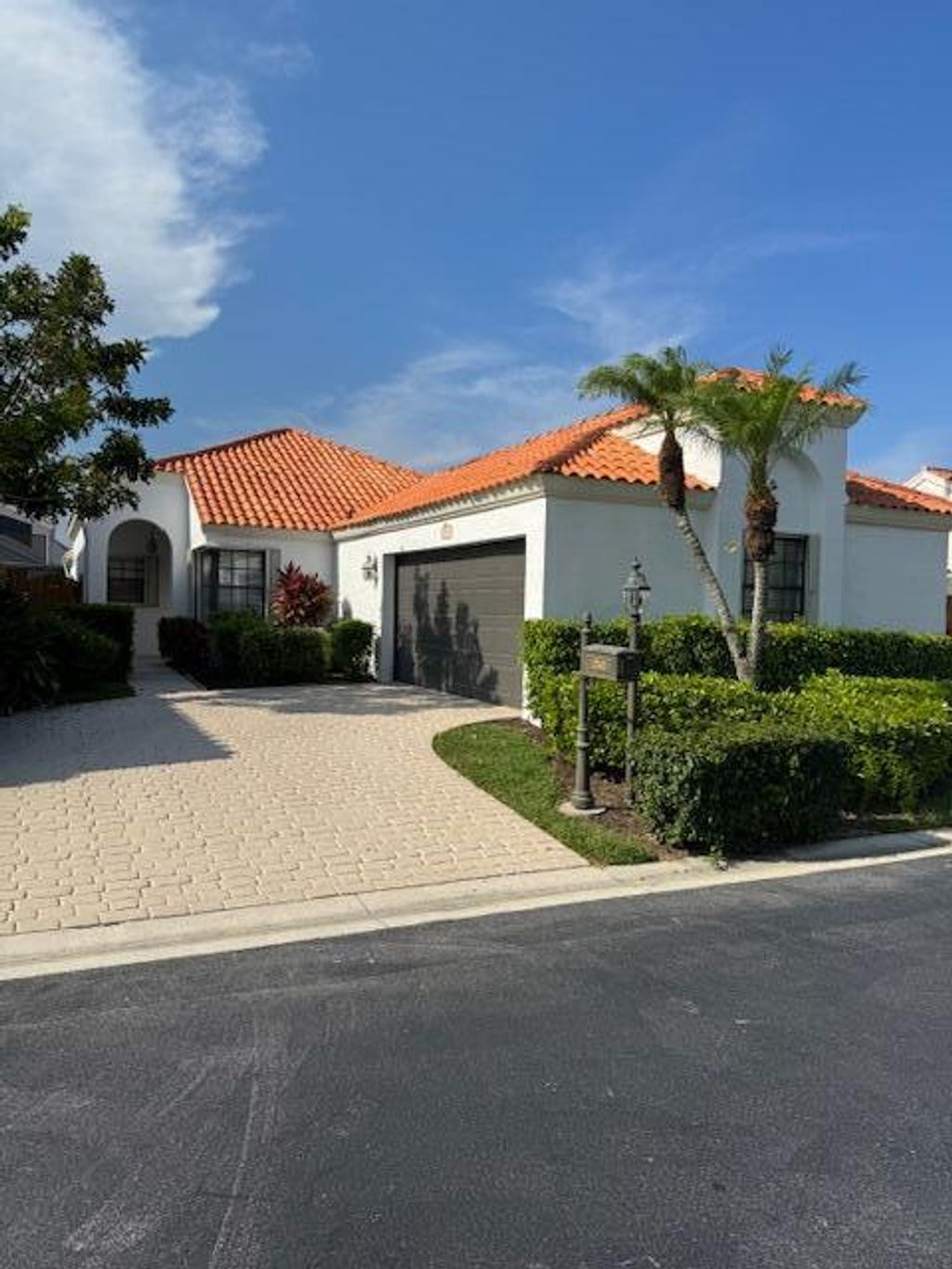Photo of 2543 La Cristal Circle, Palm Beach Gardens, FL 33410 (MLS # R10991147)