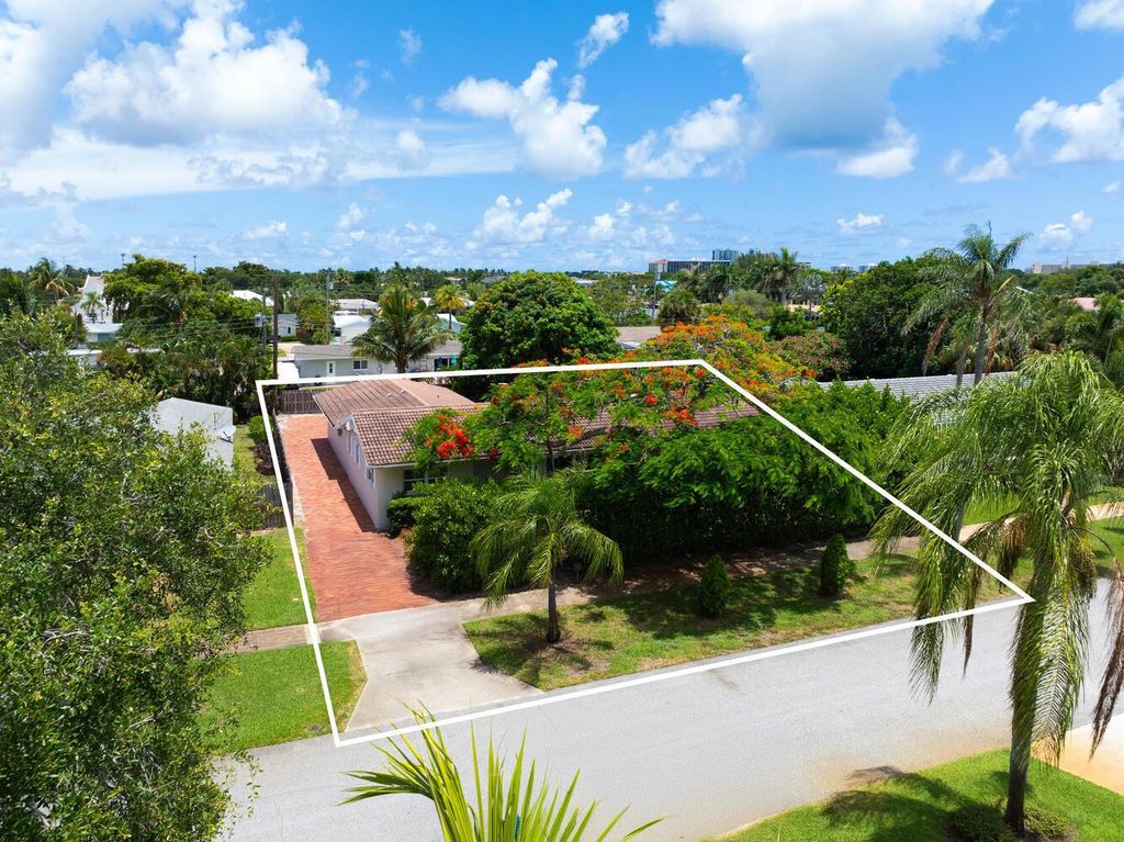 Photo of 709 Pelican Way, North Palm Beach, FL 33408 (MLS # R11103134)