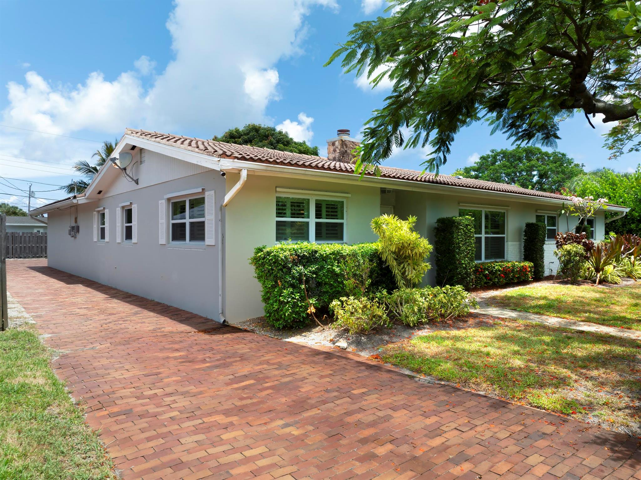 709 Pelican Way