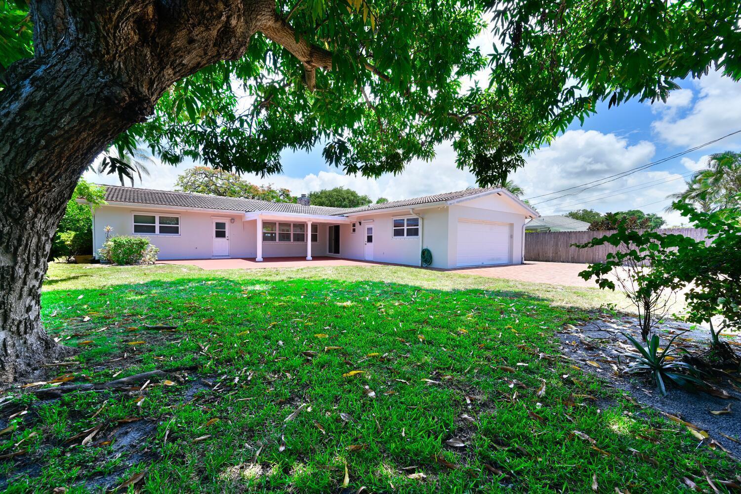 709 Pelican Way
