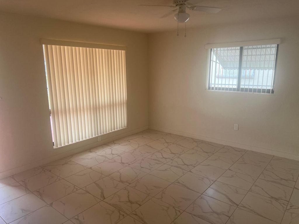 Photo of 621 N 71st Avenue, Hollywood, FL 33024 (MLS # B26002986)