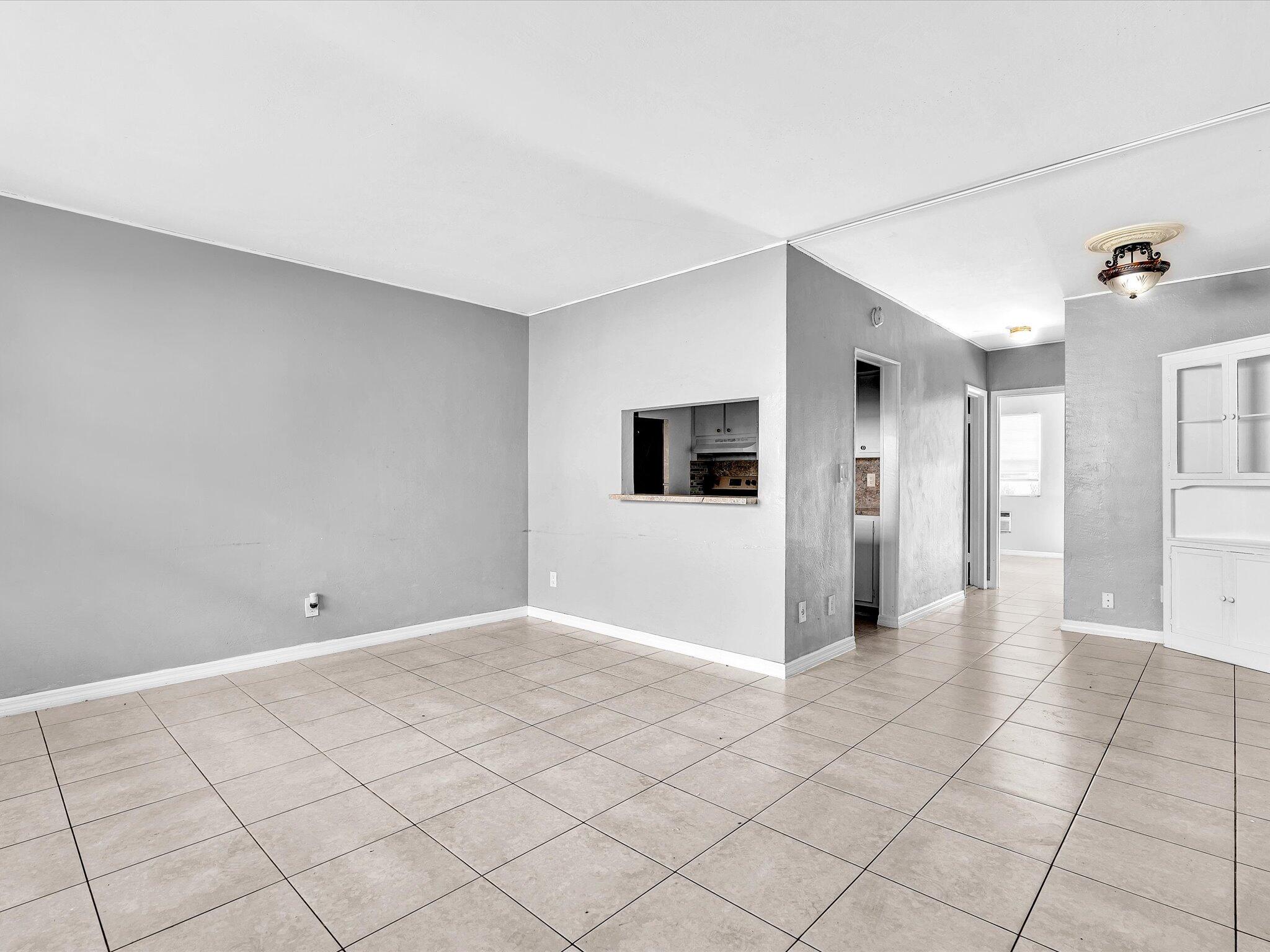 TOWN COLONY CONDO - Residential