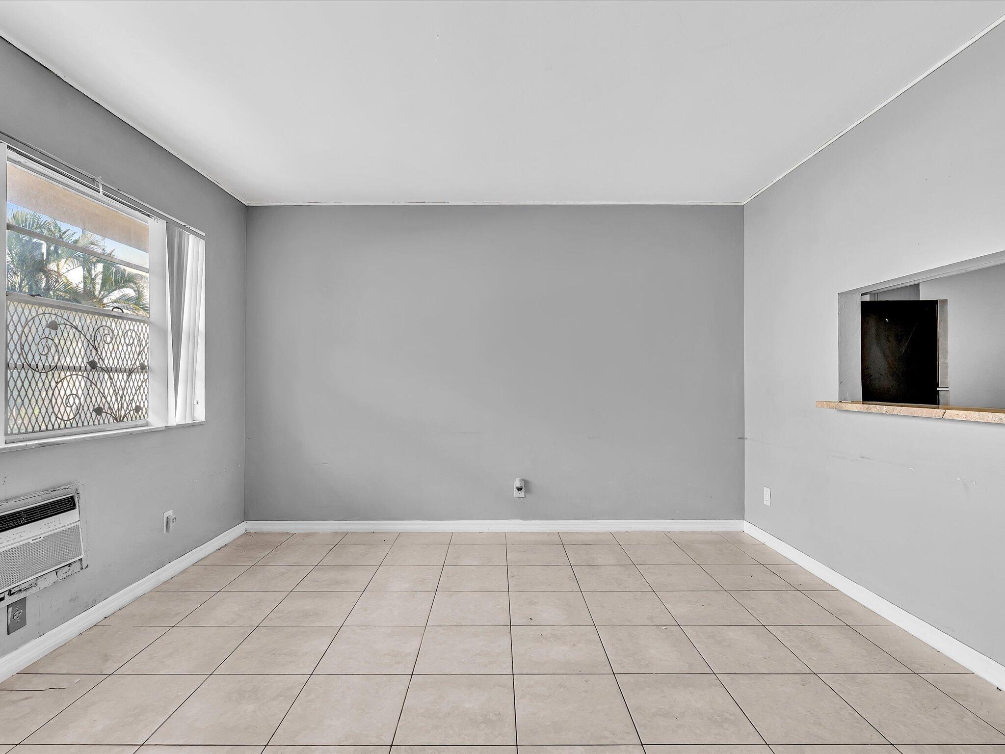 TOWN COLONY CONDO - Residential