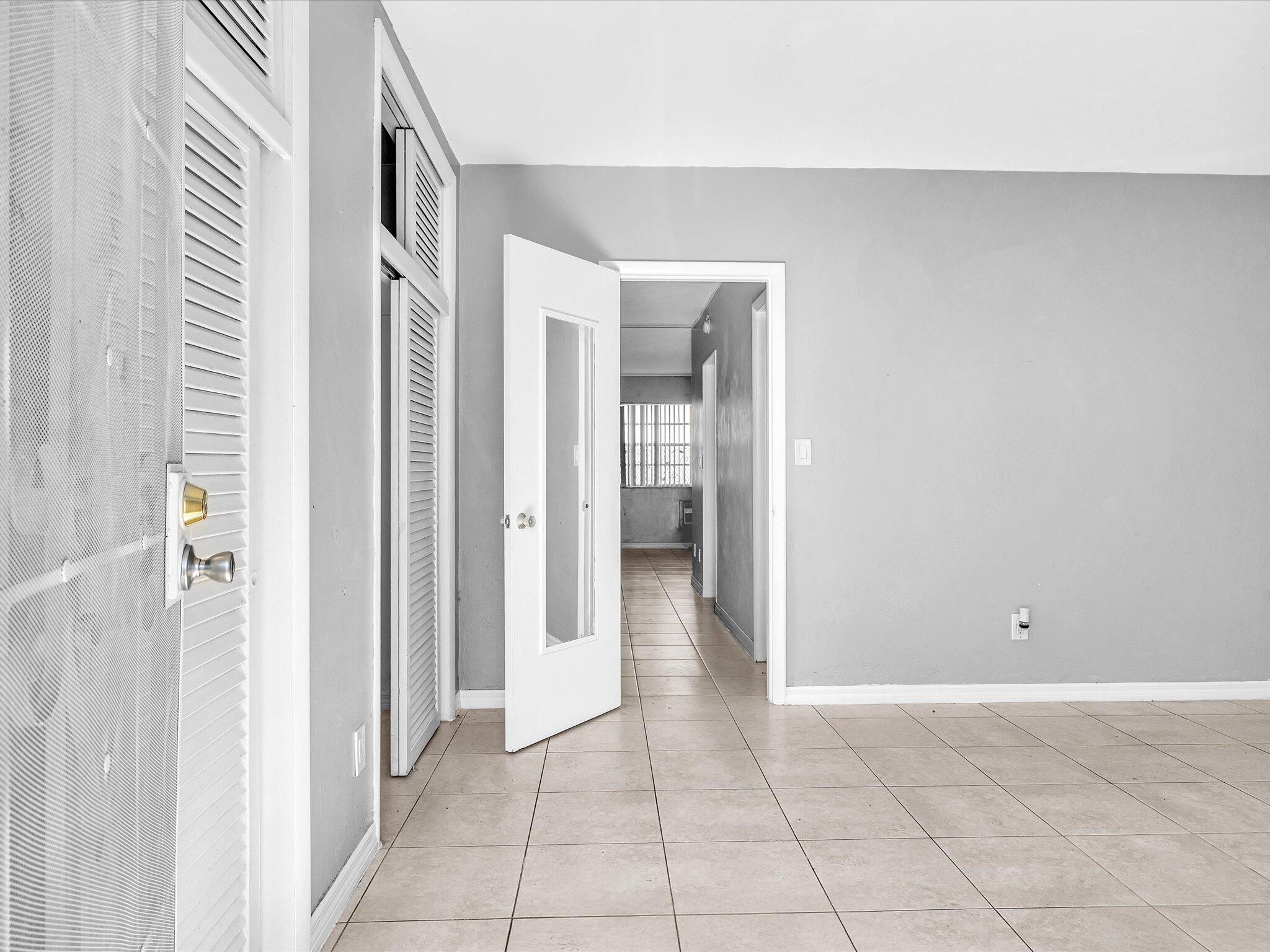 TOWN COLONY CONDO - Residential