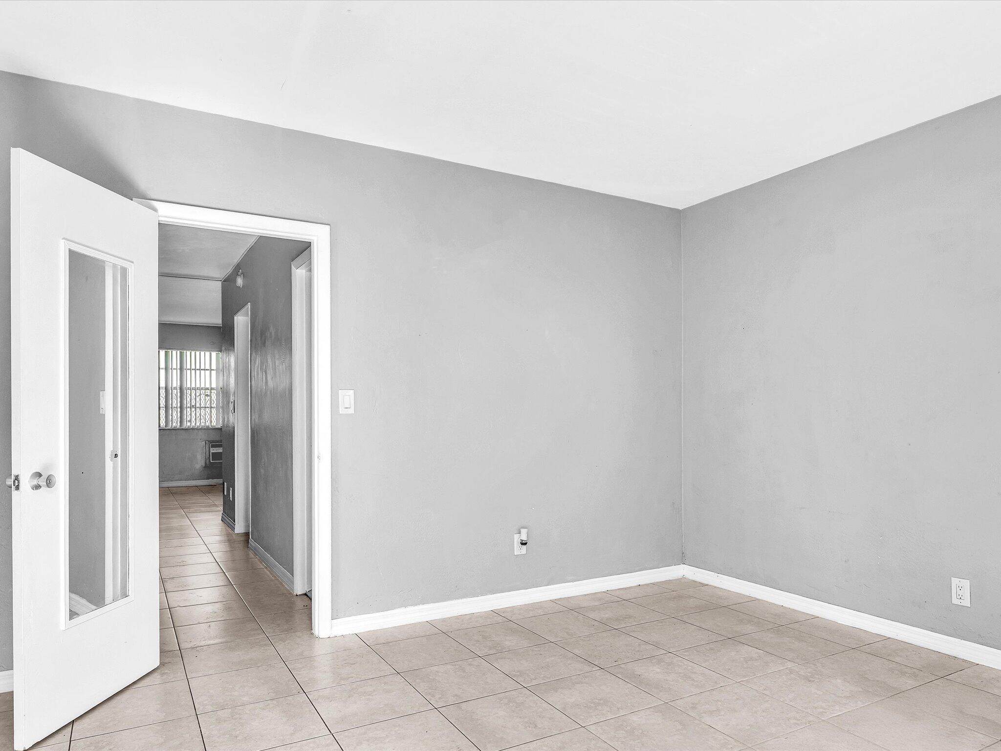 TOWN COLONY CONDO - Residential