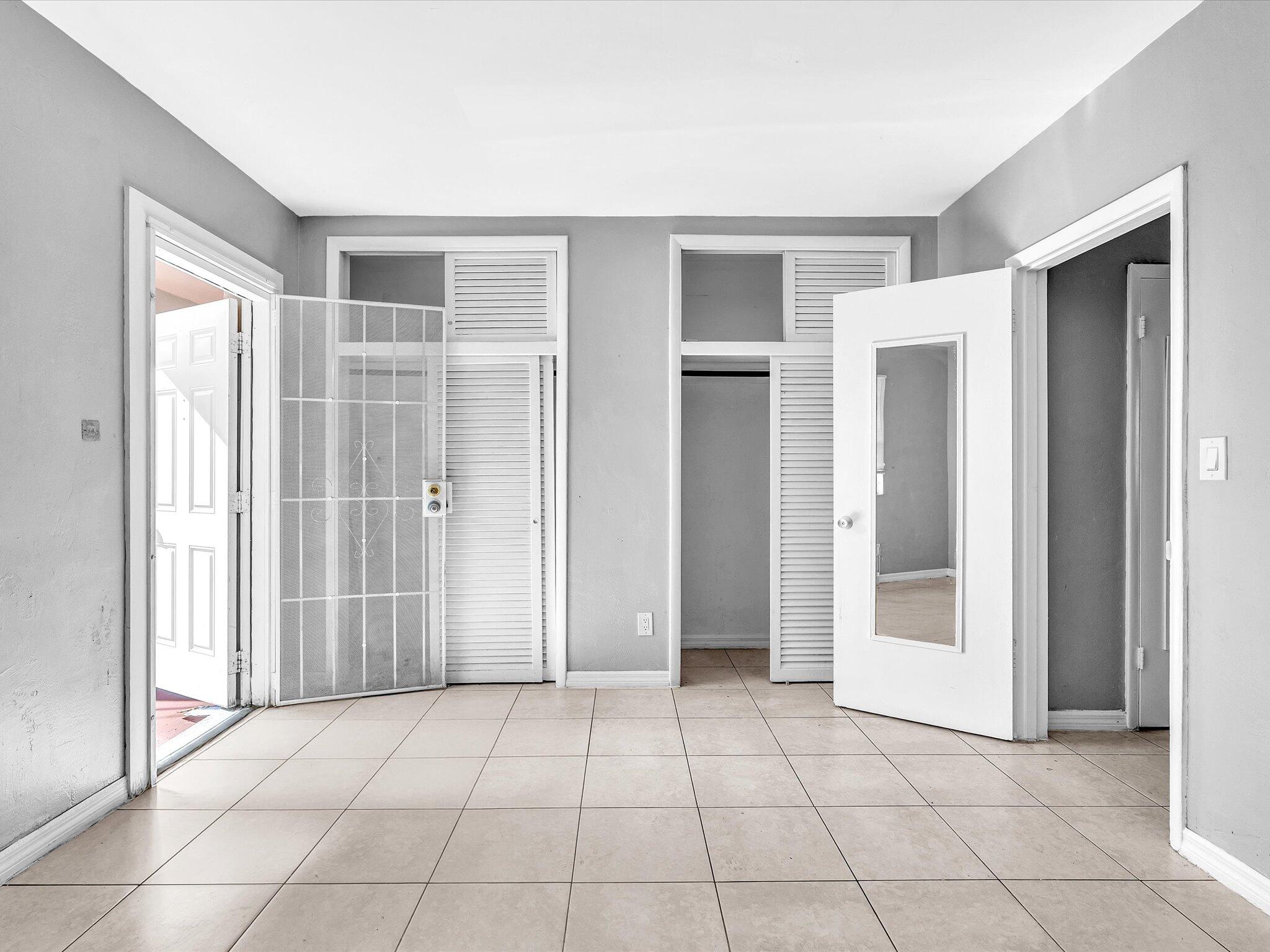 TOWN COLONY CONDO - Residential