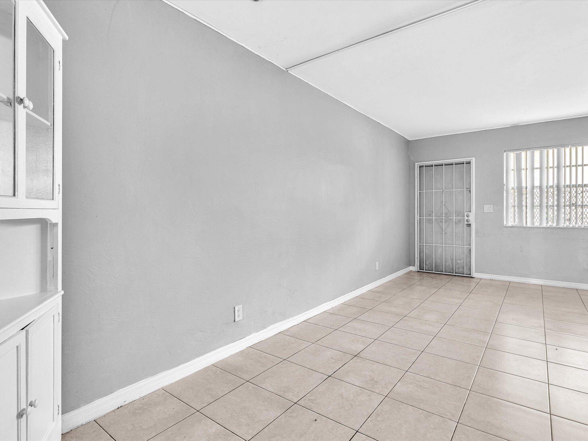 TOWN COLONY CONDO - Residential