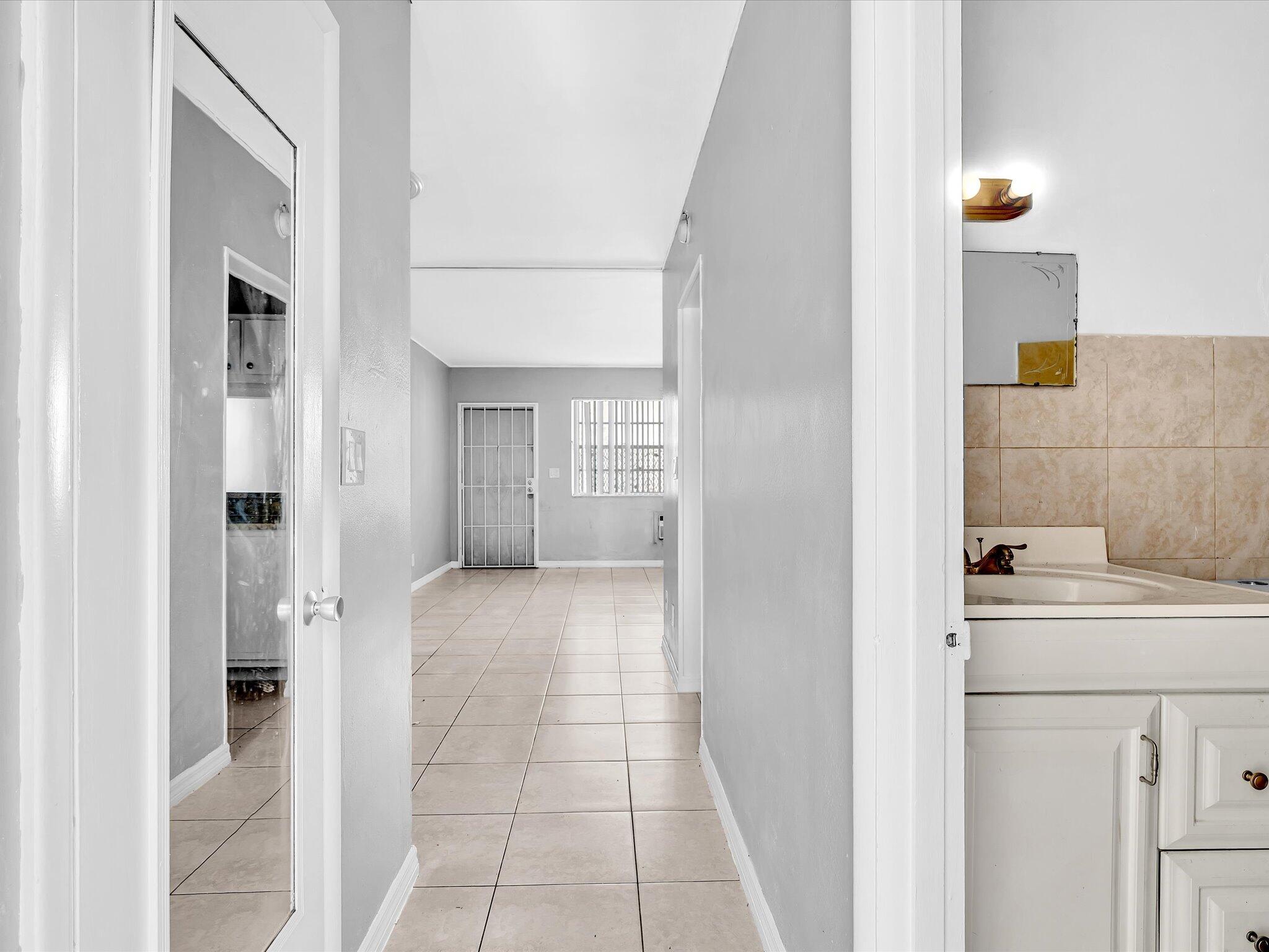 TOWN COLONY CONDO - Residential