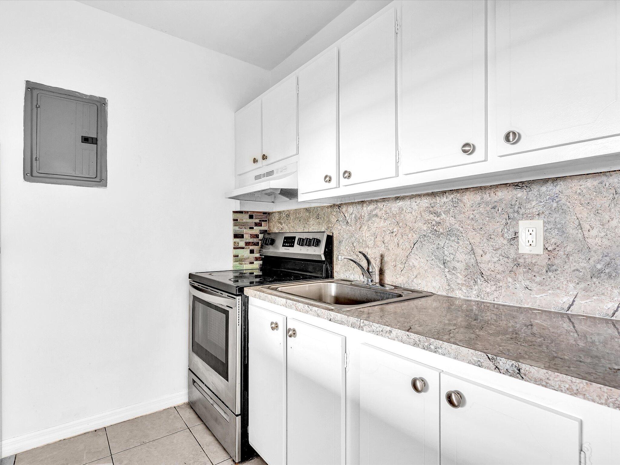 TOWN COLONY CONDO - Residential