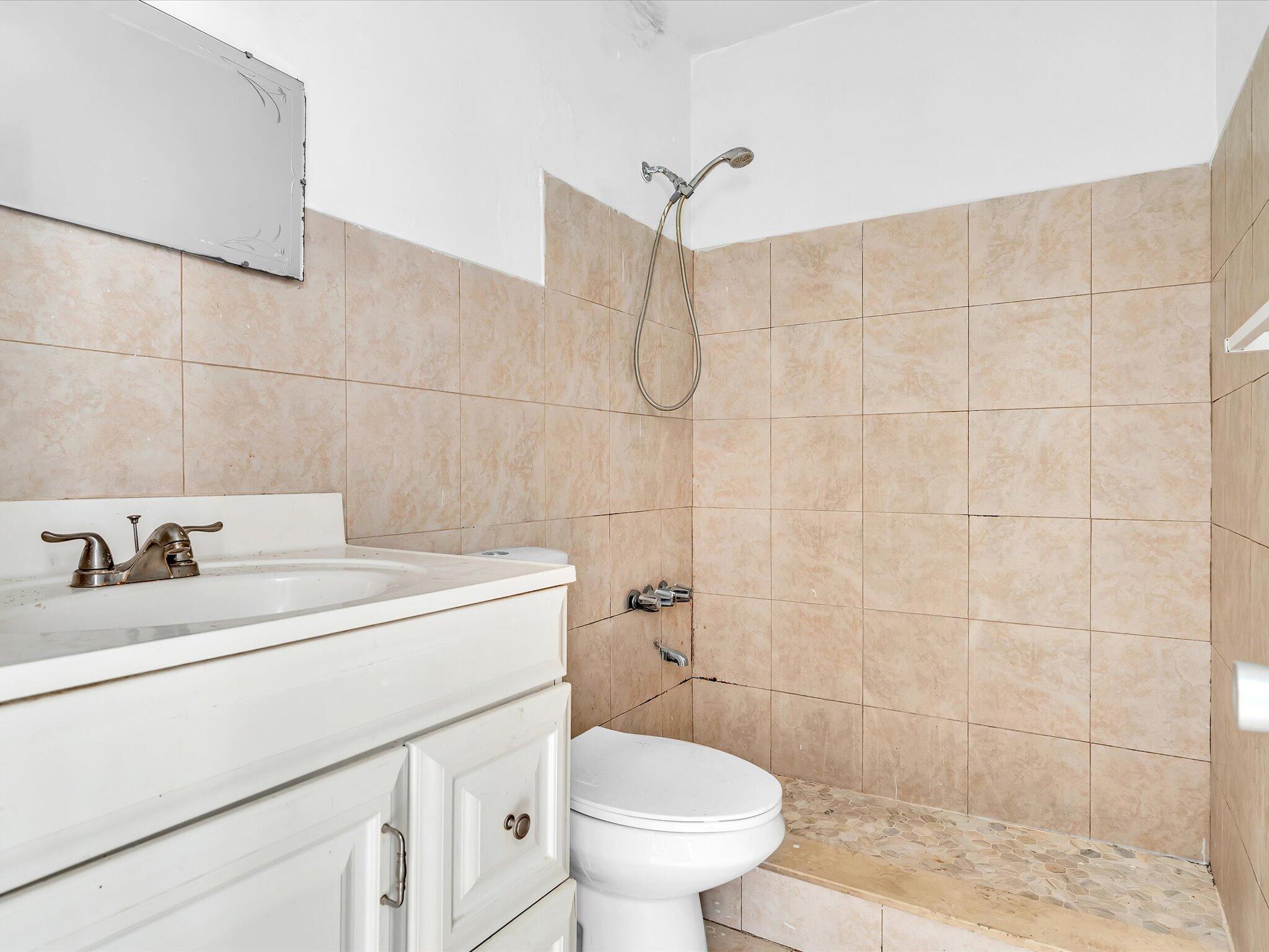 TOWN COLONY CONDO - Residential
