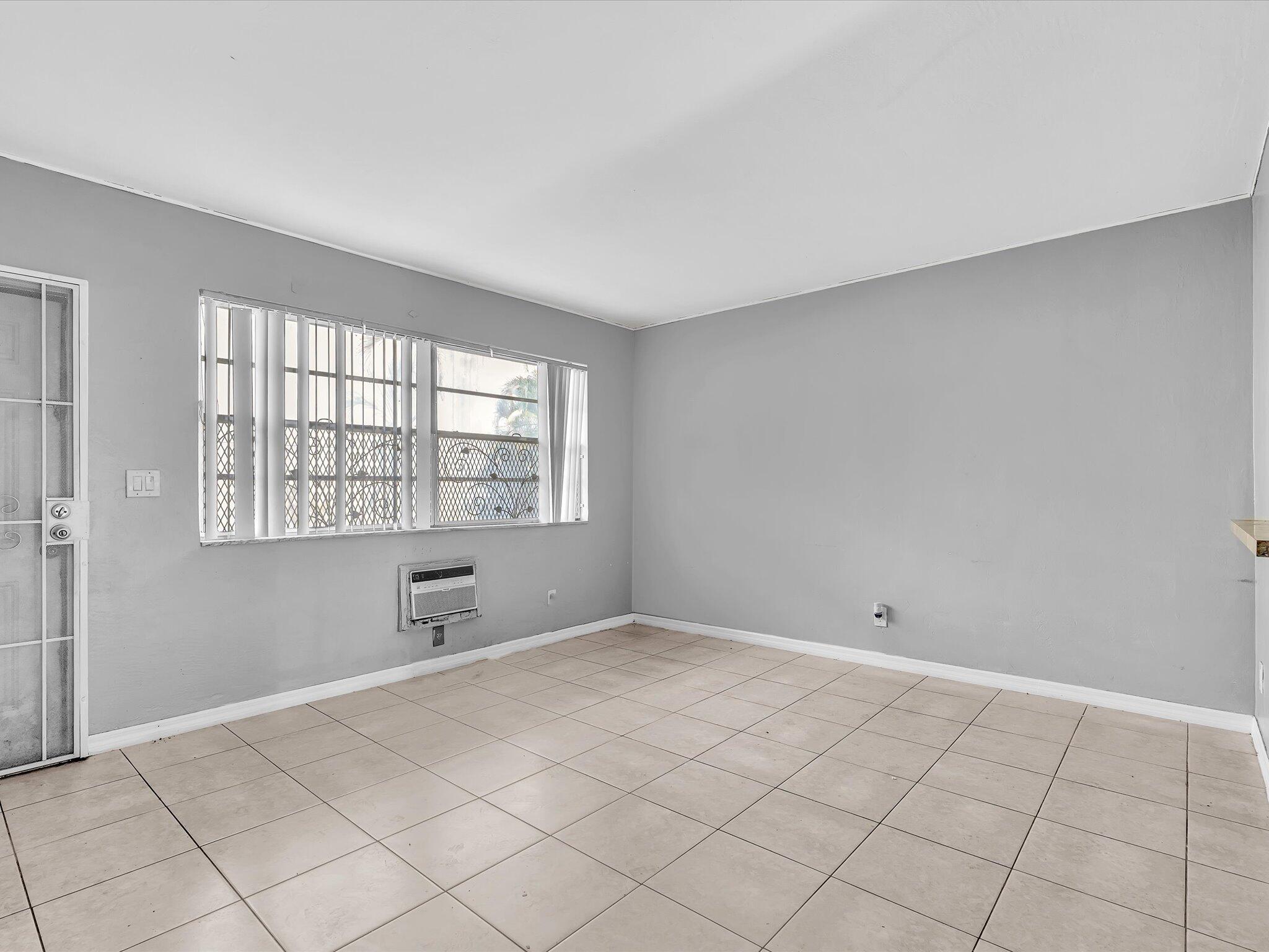 TOWN COLONY CONDO - Residential