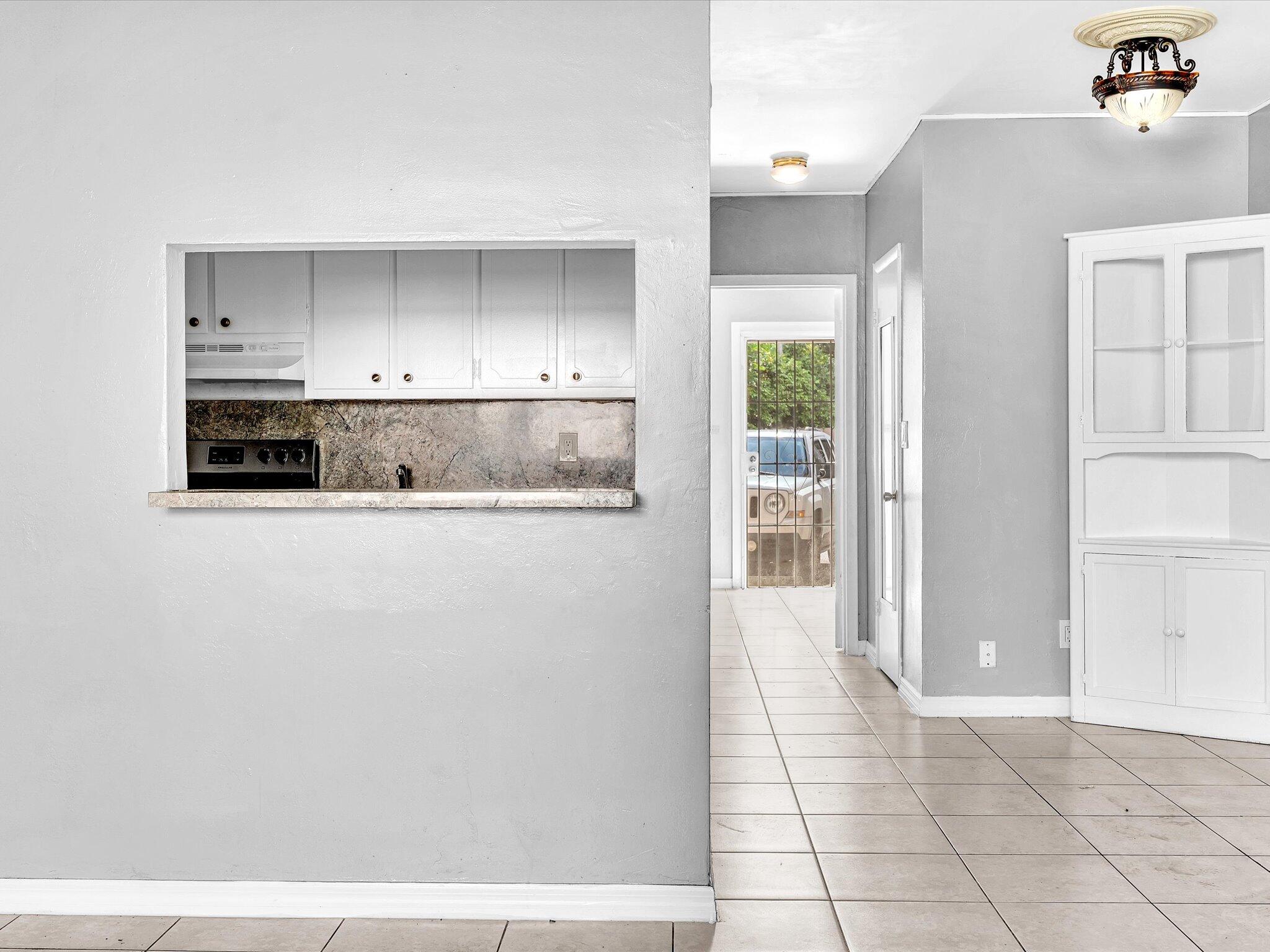 TOWN COLONY CONDO - Residential