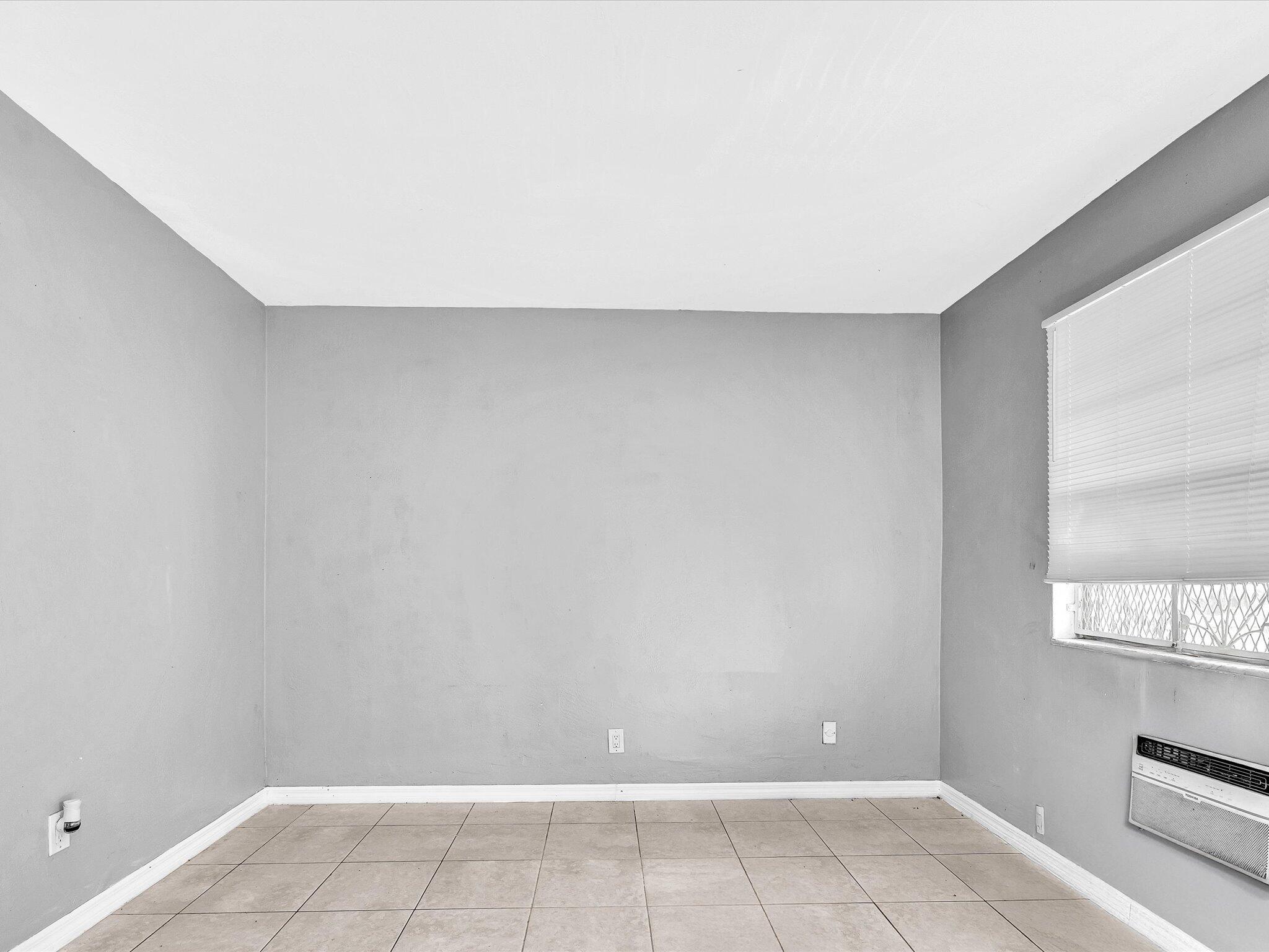 TOWN COLONY CONDO - Residential