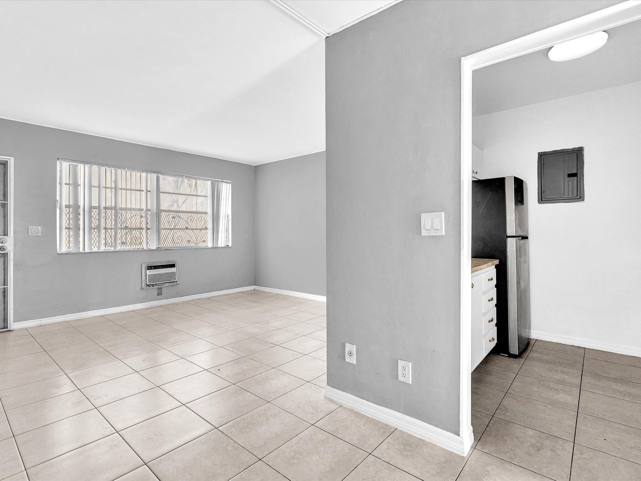 TOWN COLONY CONDO - Residential