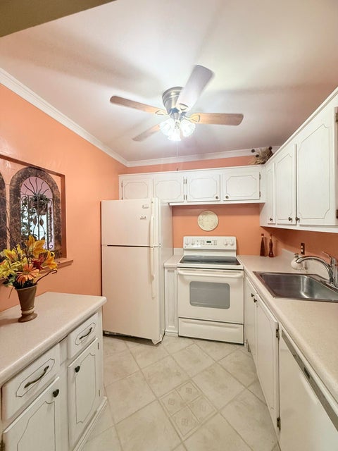 Tiny photo for 165 Tilford H #165, Deerfield Beach, FL 33442 (MLS # B26026386)