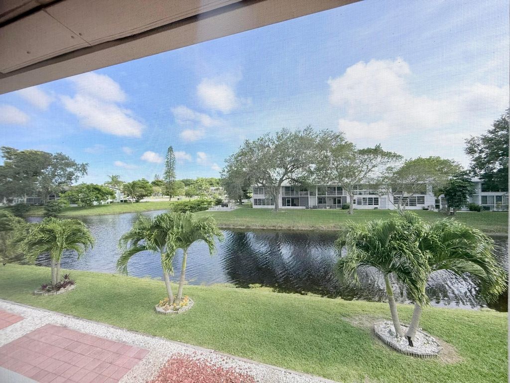 Photo of 165 Tilford H #165, Deerfield Beach, FL 33442 (MLS # B26026386)