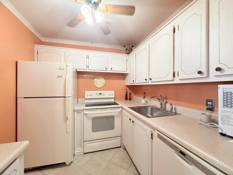 Tiny photo for 165 Tilford H #165, Deerfield Beach, FL 33442 (MLS # B26026386)