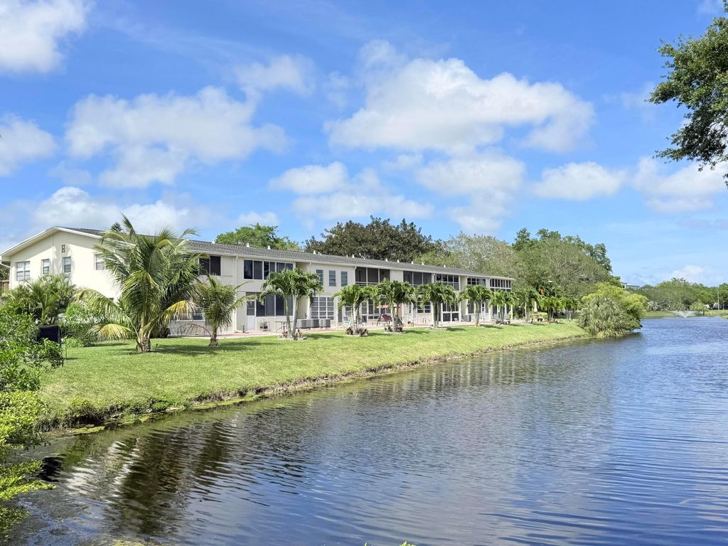 Photo of 165 Tilford H #165, Deerfield Beach, FL 33442 (MLS # B26026386)