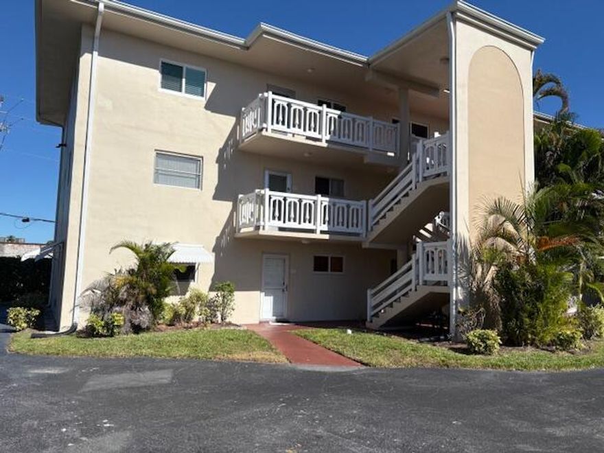 convertible 1 bedroom 1 bath corner apartment turnkey ready for a new owner