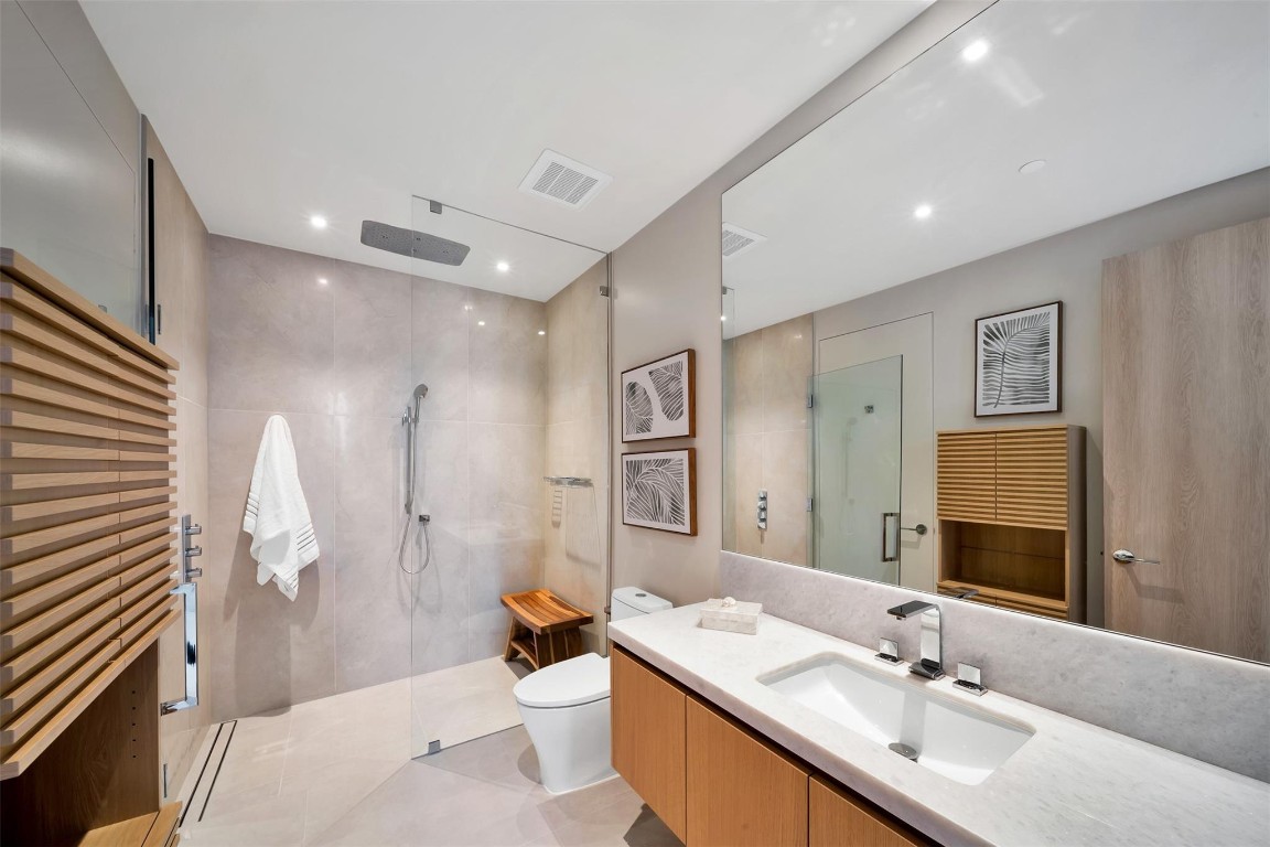 HARBOR BEACH - Residential Lease