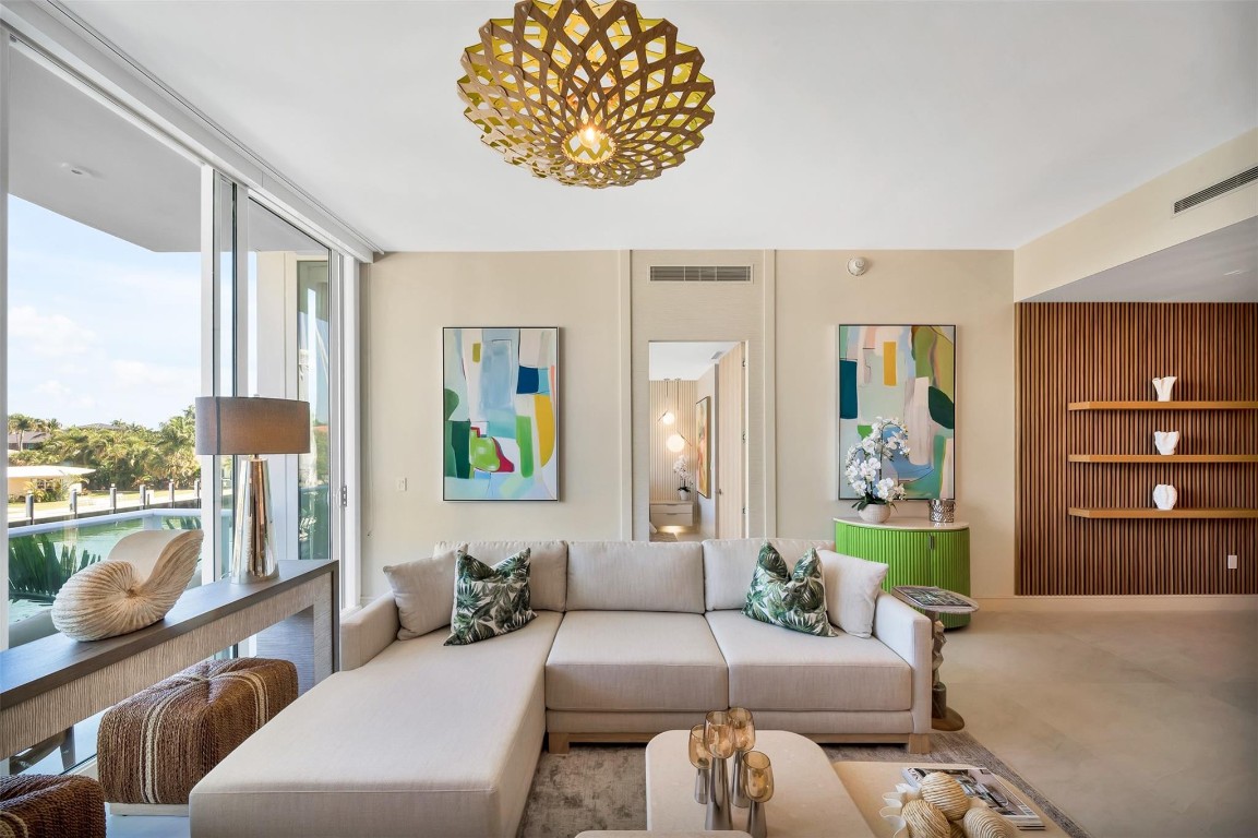 HARBOR BEACH - Residential Lease