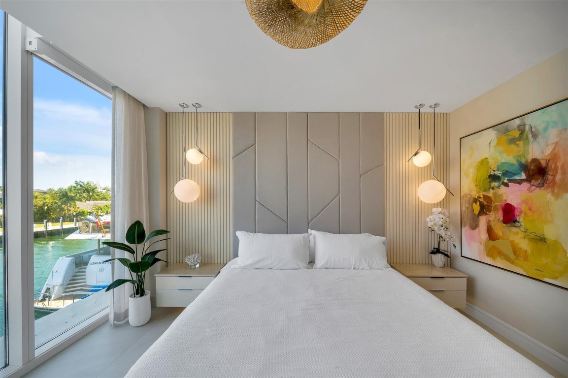 HARBOR BEACH - Residential Lease