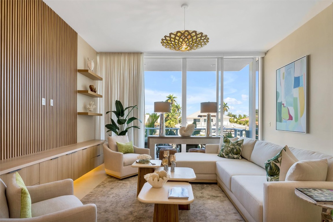 HARBOR BEACH - Residential Lease