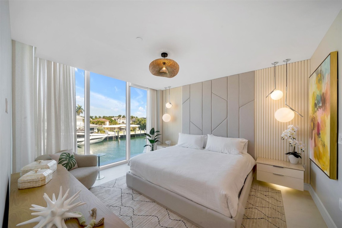 HARBOR BEACH - Residential Lease