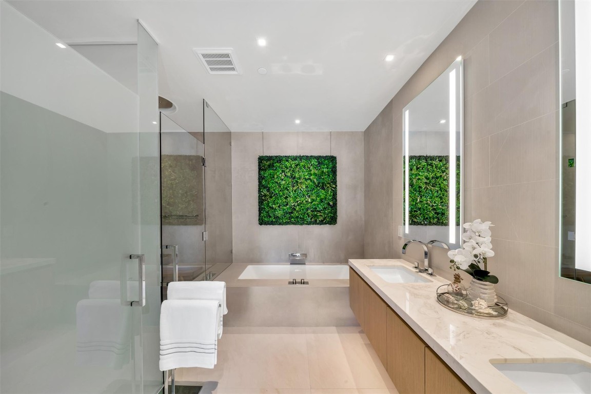 HARBOR BEACH - Residential Lease