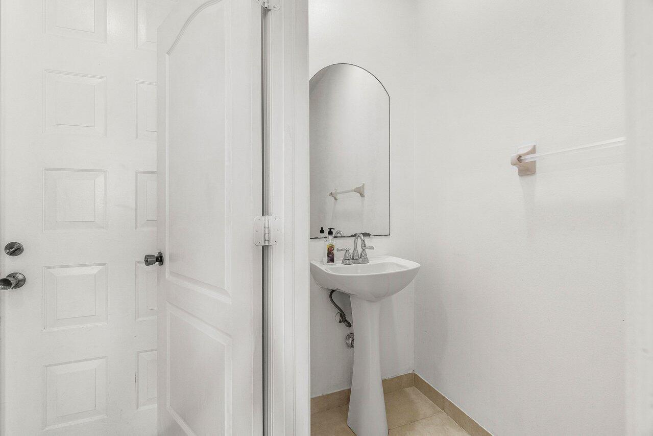 SEMINOLE ESTATES & TOWNHO - Residential