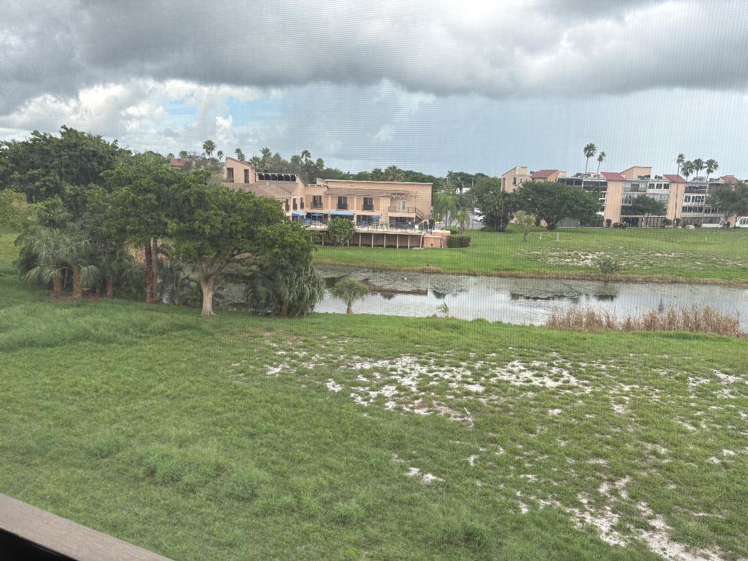 PALM LAKES - Residential