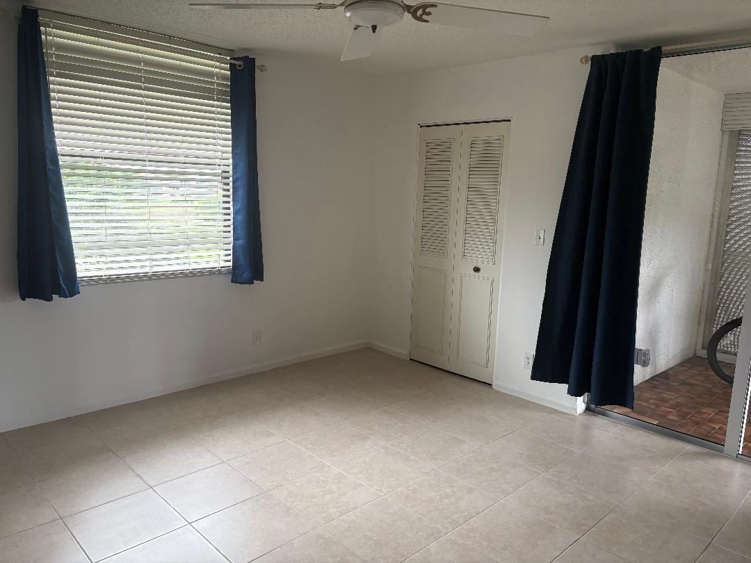 PALM LAKES - Residential